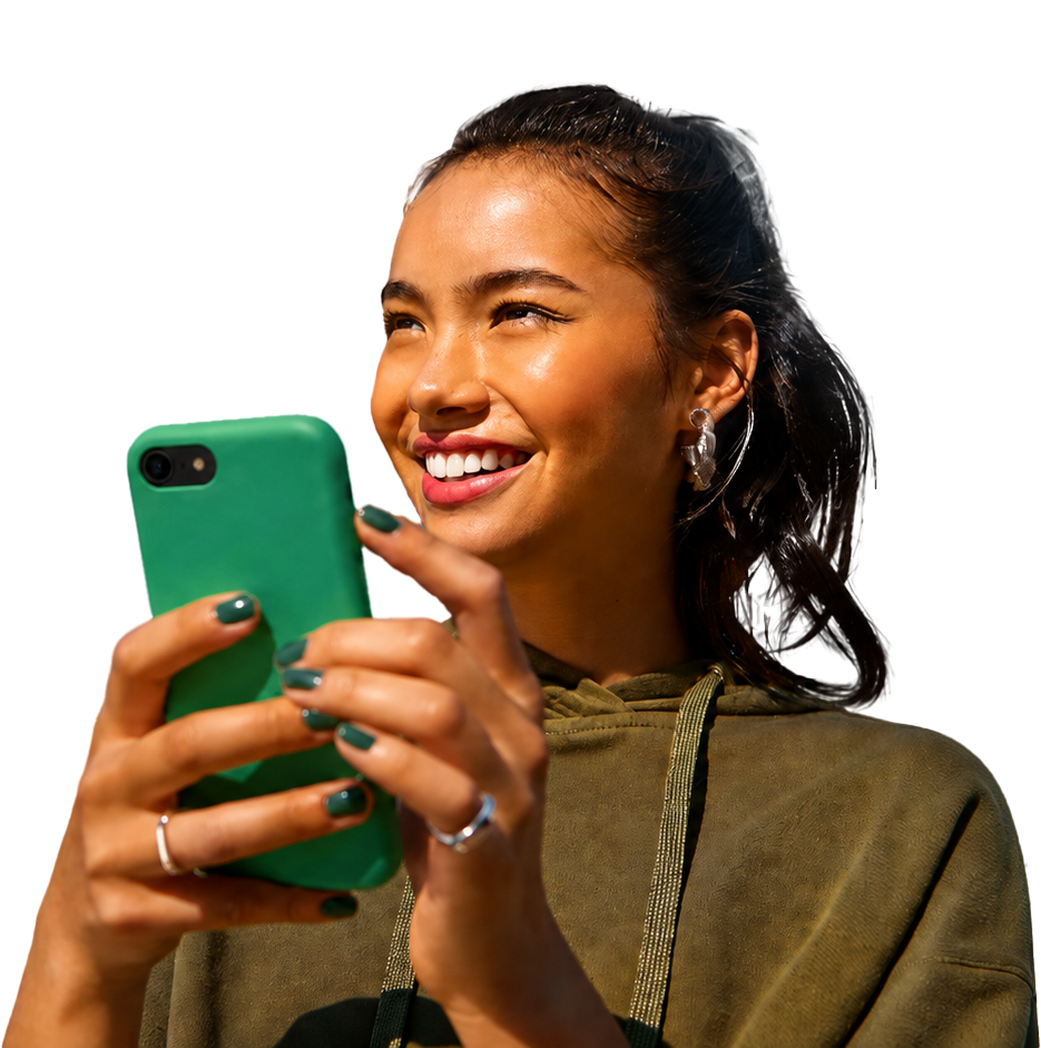 mulher-sorriso-segurando-celular